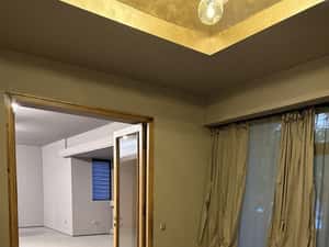 Apartament cu garaj, grădină, aer conditionat și centrală proprie — miniatura 4