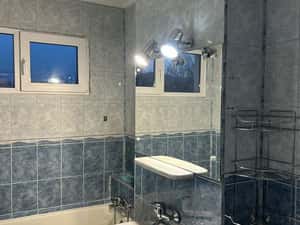 Persoana Fizica inchiriez Ap 2 Camere Podul Ros — miniatura 3