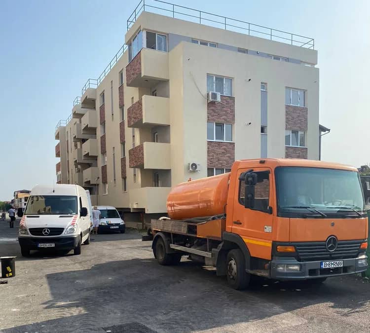 Vidanjare Desfundare Canal Conducta — fotografie 1 din 9