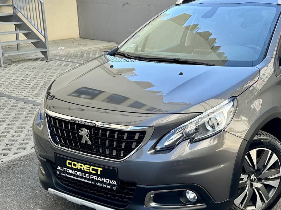 Peugeot 2008 Automată 110 HP Benzină — fotografie 1 din 7