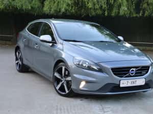 Volvo V40 - 2.0D // R-Design — miniatura 3