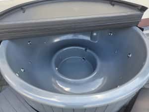 Ciubar din fibra cu jacuzzi si soba exterioara — miniatura 6