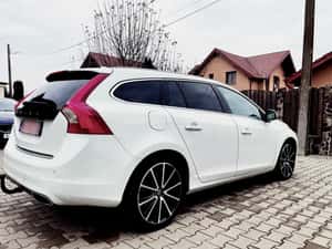 Volvo V60 2014 Plug-in Hybrid, 300.000 km, 9.200 EUR — miniatura 3