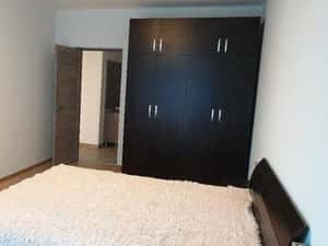 Inchiriez apartament 2 camere zona Tudor — miniatura 4