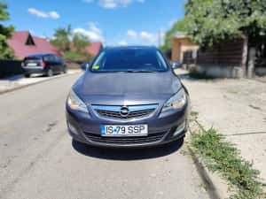 Opel Astra Sports Tourer 1.7CDTI 125CP 2012 — miniatura 2