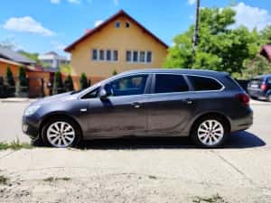 Opel Astra Sports Tourer 1.7CDTI 125CP 2012 — miniatura 4