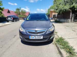 Opel Astra Sports Tourer 1.7CDTI 125CP 2012 — miniatura 10