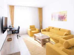 Apartament 2 camere + cameră 16 mp demisol + parcare – Central Oradea — miniatura 1