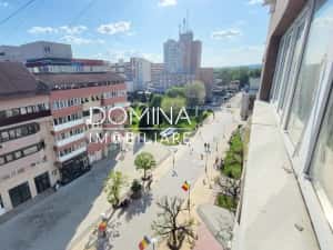 Vânzare apartament cu 3 camere, ULTRACENTRAL, 99 mp, strada Victoriei pietonal — miniatura 9