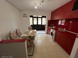 Apartament 2 camere decomandat,renovat, zona Centrala — miniatura 1
