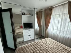 Vand Apartamen Cu 2 Camere Semidecomandat — miniatura 5