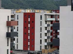 Inchiriez apartament cu doua camere, zona Avangarden, Brasov