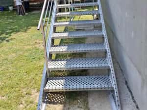 Scări metalice zincate