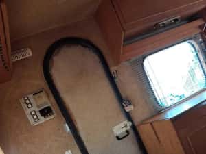 Rulotă NARDI-CARAVAN 38M 650 kg – COMPLET ECHIPATĂ – 2000€ Negociabil — miniatura 5
