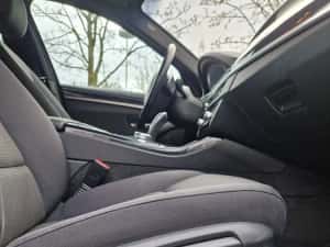 BMW Seria 5 F10 520d — miniatura 7