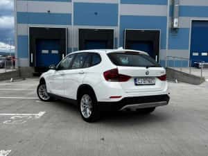 BMW X1 2.0d sDrive 143 CP Automat. Fara accidente, Distributie Schimbata (detin factura) 6500 euro — miniatura 4