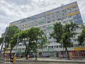 Apartament 3 camere, etaj 1/10, str. Toporasi, Sector 5, balcon, lift — miniatura 2