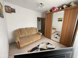 Apartament 2 camere -Zona Sud -etaj  3/4 - 40 mp-57000 euro negociabil — miniatura 3