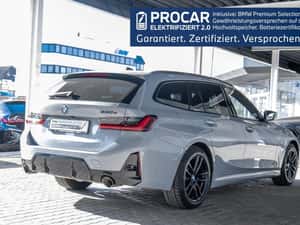 BMW 330 Plug-in hybrid - 22.400 km - 2024