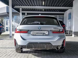 BMW 330 Plug-in hybrid - 22.400 km - 2024 — miniatura 3