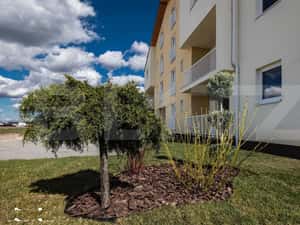 Apartament 3 camere, bloc tip vila P + 2, Sanpetru — miniatura 1