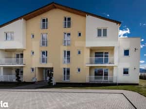Apartament 3 camere, bloc tip vila P + 2, Sanpetru — miniatura 5