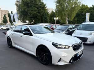BMW M5 2025 - Hibrid 721 cp, 8000 km, Alb
