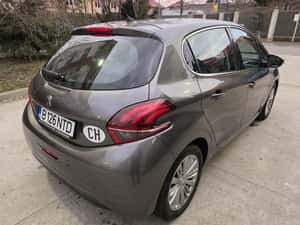 Peugeot 208 1.2 PureTech Turbo Allure — miniatura 3
