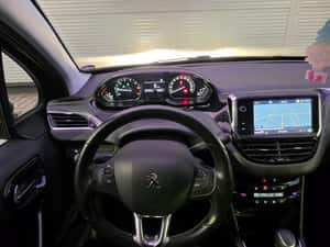 Peugeot 208 1.2 PureTech Turbo Allure — miniatura 6