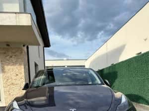 Tesla Model Y ? Tesla Model Y Dual Motor Long Range AWD 90% Se emite factura — miniatura 1
