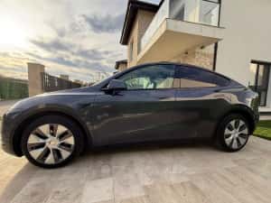 Tesla Model Y ? Tesla Model Y Dual Motor Long Range AWD 90% Se emite factura — miniatura 3
