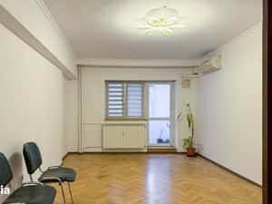 Spațiu Birouri | Bd. Unirii | 2 camere | 3 Balcoane | Decomandat — miniatura 5