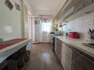 Apart.2 camere decomandat- Mobilat si utilat- BLOC NOU- 54 mp+terasa 20 mp - Parcare- 85.000 euro — miniatura 3