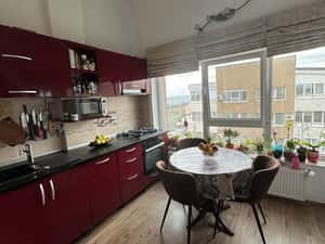 Apartament cu 3 camere in Pacurari Scoala Junior UAlC  Piața Pacurari