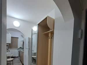 Vând garsoniera Mioveni parter, Maxi-Taxi ,pretabil spatiu — miniatura 6