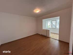 Apartament cu 3 camere de vanzare, zona Piata Moldovei — miniatura 5