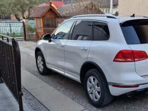 Vând volkswagen touareg 7P facelift Rline 3 litri tdi v6 webasto sirocou Panoramic jante aliaj cârlig remorcă acte la zi pe numele meu 4x4  fiscal — miniatura 3