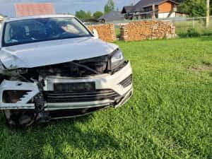 Vând volkswagen touareg 7P facelift Rline 3 litri tdi v6 webasto sirocou Panoramic jante aliaj cârlig remorcă acte la zi pe numele meu 4x4  fiscal — miniatura 5