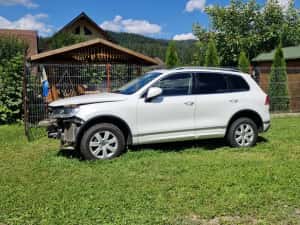 Vând volkswagen touareg 7P facelift Rline 3 litri tdi v6 webasto sirocou Panoramic jante aliaj cârlig remorcă acte la zi pe numele meu 4x4  fiscal — miniatura 7