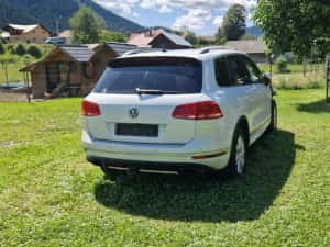 Vând volkswagen touareg 7P facelift Rline 3 litri tdi v6 webasto sirocou Panoramic jante aliaj cârlig remorcă acte la zi pe numele meu 4x4  fiscal — miniatura 8