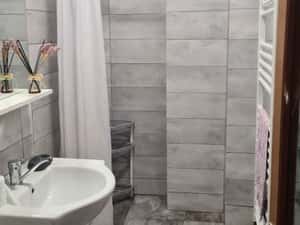Apartament o camera de inchiriat — miniatura 3