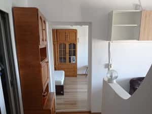 Inchiriez garsoniera — miniatura 3