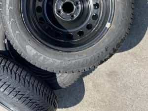 Vând set complet 4 jante tablă + 4 Anvelope de iarnă Goodyear UltraGrip 8 + capace – 185/65 R15 — miniatura 3