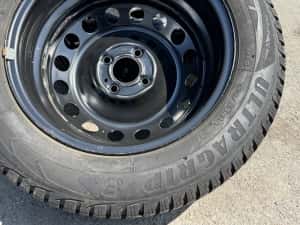 Vând set complet 4 jante tablă + 4 Anvelope de iarnă Goodyear UltraGrip 8 + capace – 185/65 R15 — miniatura 6