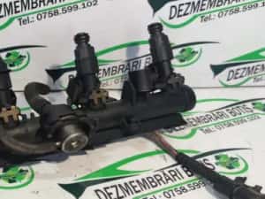Injector benzina Volkswagen VW Polo 2000 1.0 MT (50 hp) — miniatura 2