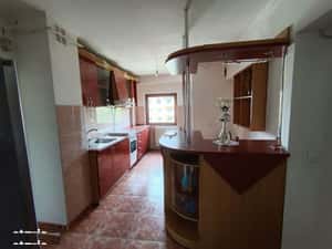 Apartament cu 3 camere si garaj, zona Republicii — miniatura 2