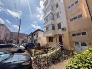 Ofer spre chirie Spatiu comercial 65 MP ,central ,650 Euro luna — miniatura 4