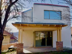 Casa individuala, garaj, 596 mp teren, constructie premium — miniatura 5