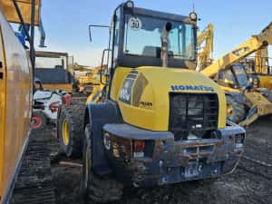 Vand Utilaje de constructii - Încărcător Komatsu Wa100m Neavariata — miniatura 3