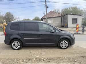 Volkswagen Touran 7 locuri — miniatura 4